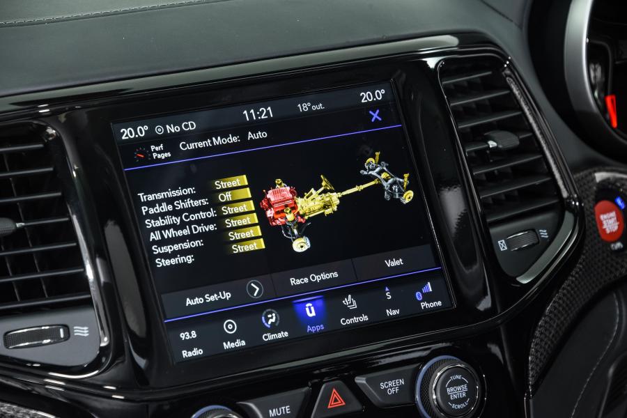 Детали интерьера Jeep Grand Cherokee Trackhawk (WK2) 2019 года  (ZA) (фото 37 из 40)